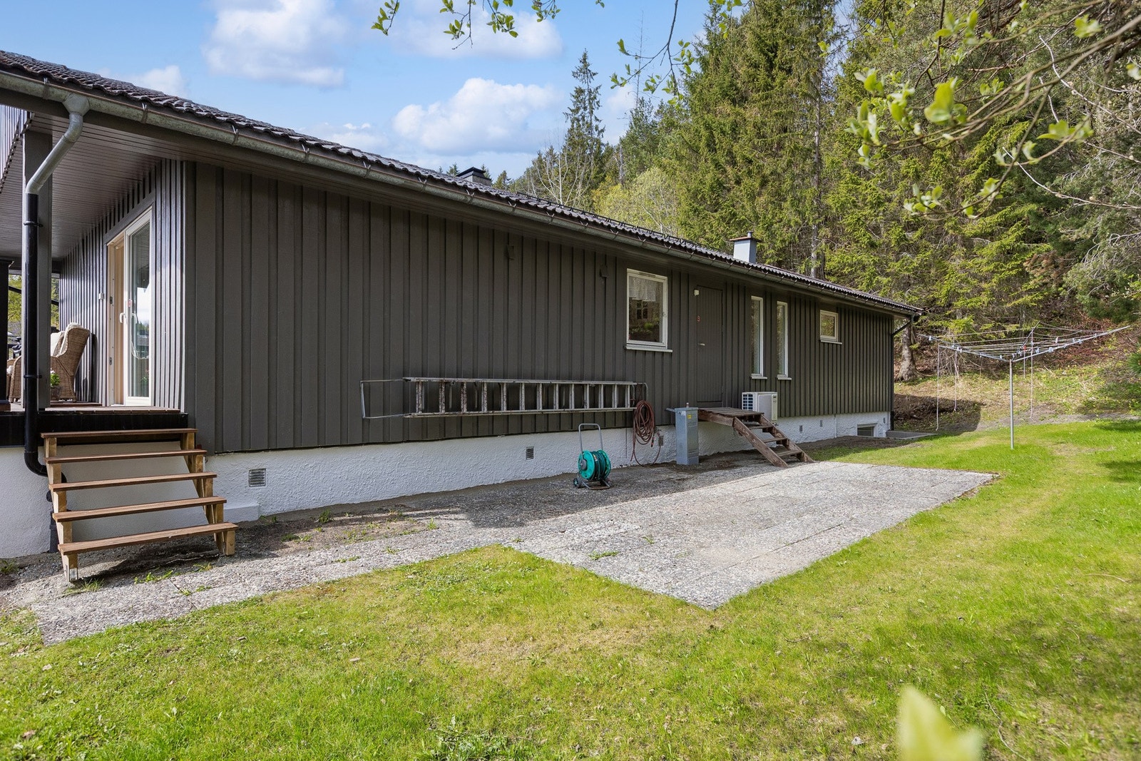 Boligen ligger i et svært barnevennlig og populært boligområde med et trygt og etablert nabolag. Galleribilde