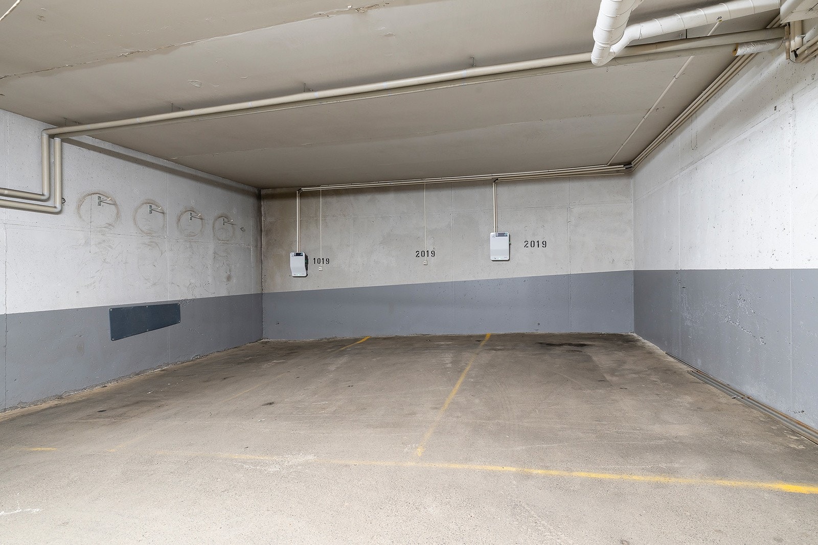 Leiligheten disponerer en parkeringsplass i felles lukket garasjeanlegg under blokken, merket 1019 Galleribilde