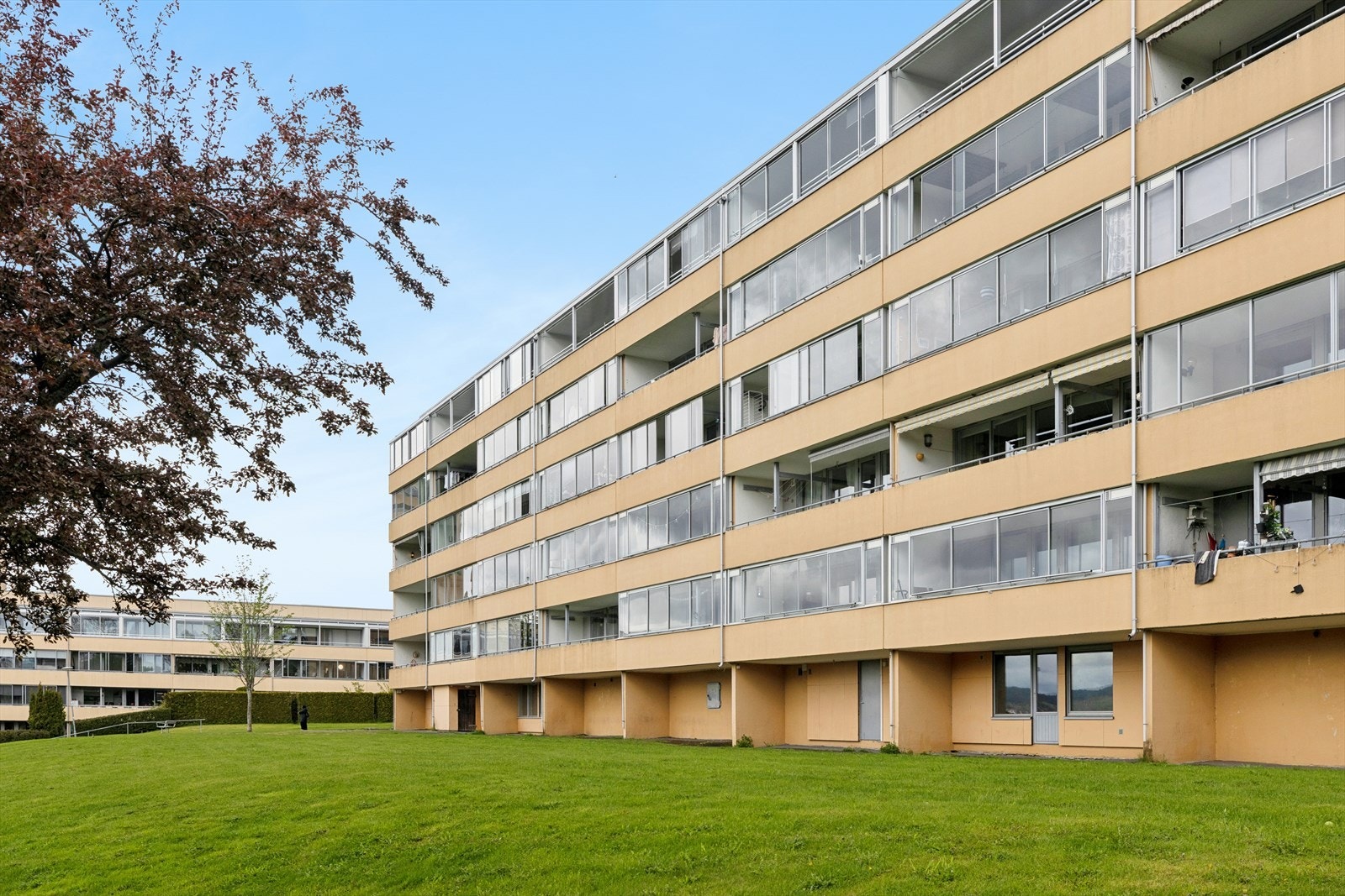Leiligheten er en del av Fagerholt Borettslag, som ligger høyt og fritt til, med en luftig følelse til tross for nærhet til byen. Galleribilde