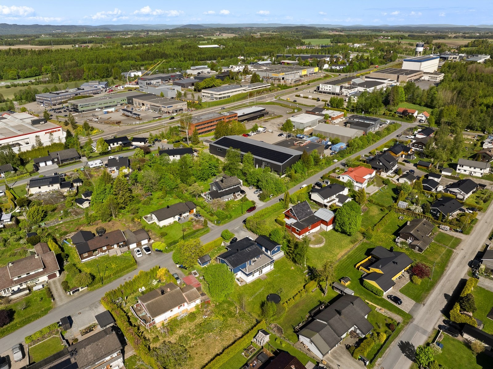 Kort avstand til servicetilbud som Oslo Fashion Outlet og dagligvarebutikker. Foto: Stylistene AS. Galleribilde