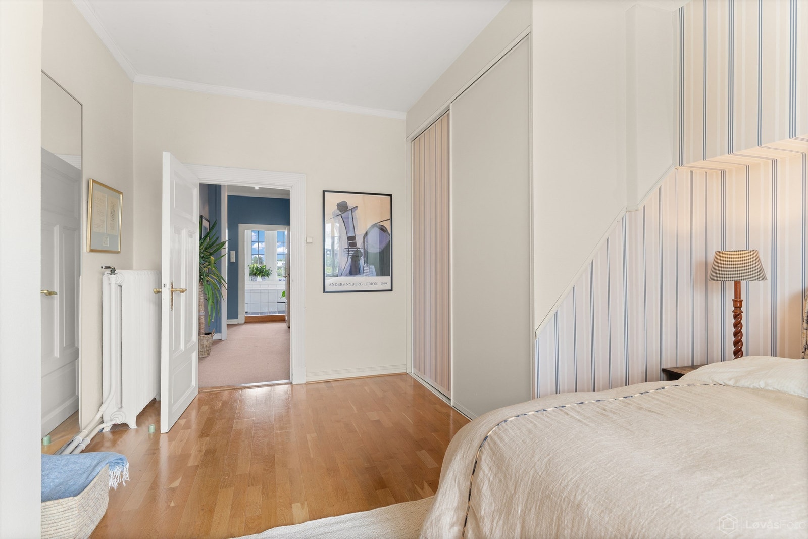 Soverom 1 med skyvedørsgarderobe Galleribilde