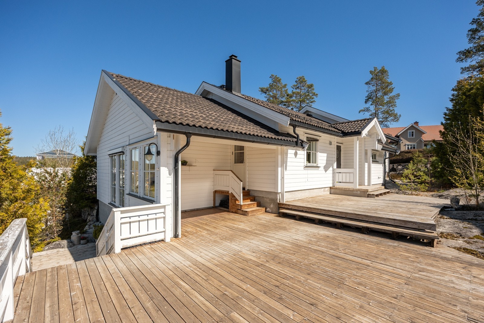 Terrassen er godt tilrettelagt terrenget og har et samlet areal på ca. 72 kvm. Galleribilde