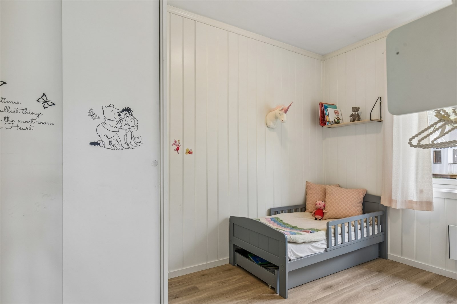 Et av soverommene, ideelt som barnerom eller kontor. Galleribilde