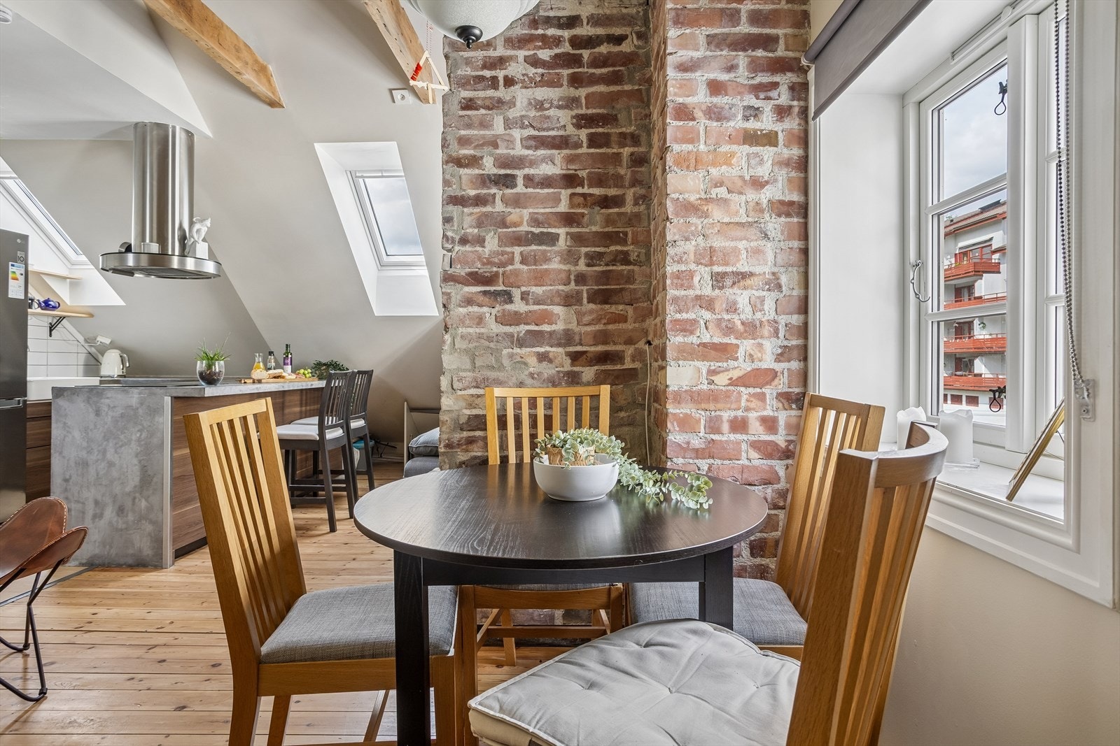 Det er godt med plass til spisebord Galleribilde