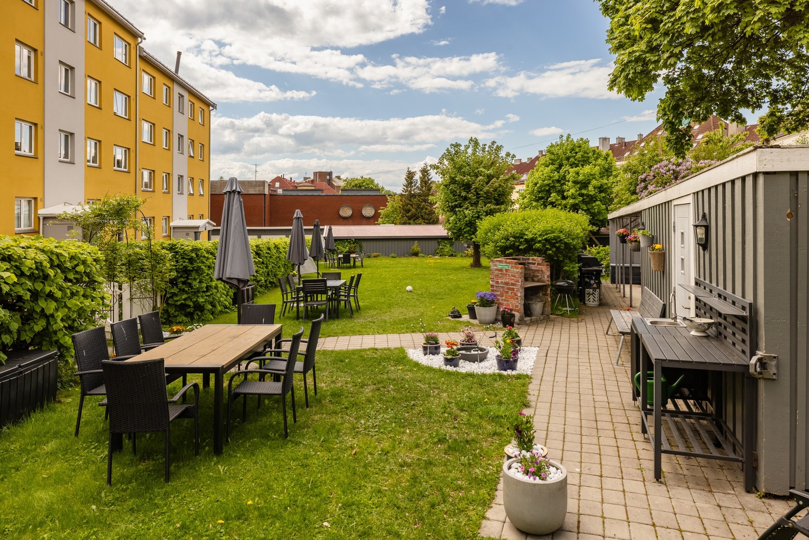 Borettslaget har en av bydelens vakreste og roligste bakgårder. Galleribilde
