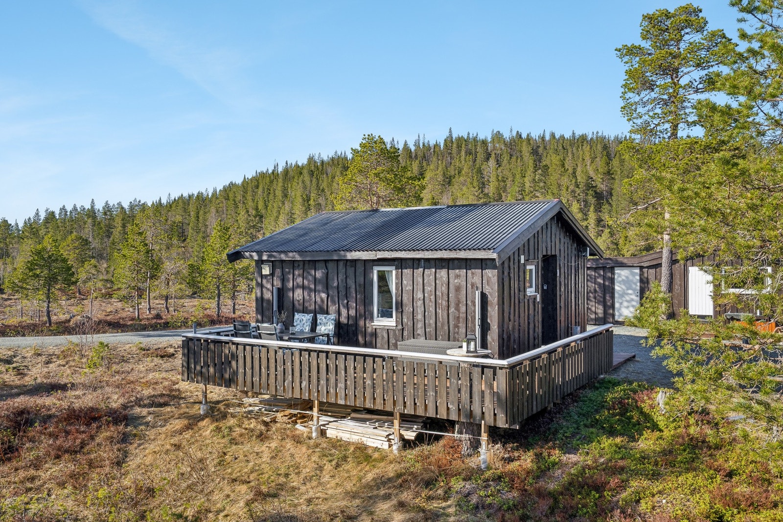 PrivatMegleren v/ Marius Kristoffersen har gleden av å presentere Søndre Haukåtjennvegen 5. Galleribilde