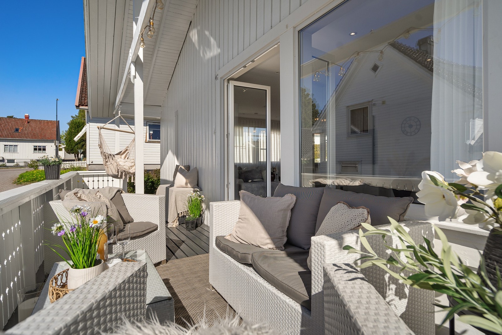 Kos og hygge på terrassen Galleribilde