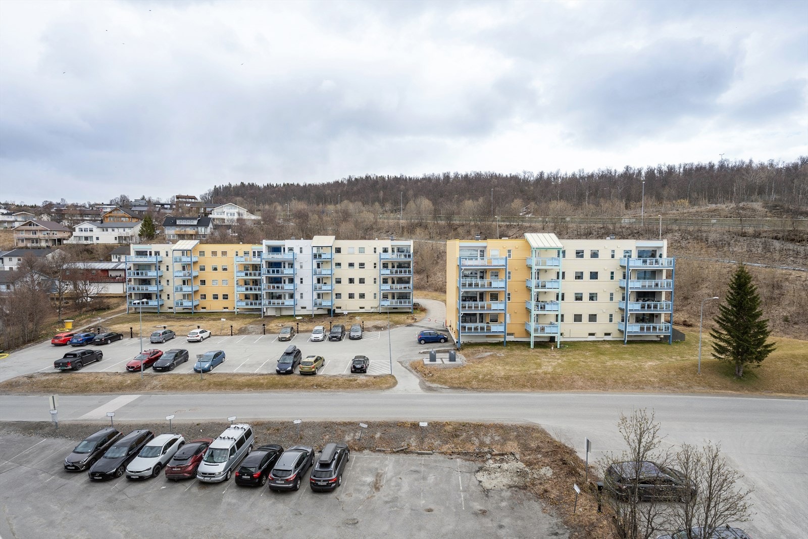 Også fin utsikt over området mot øst Galleribilde