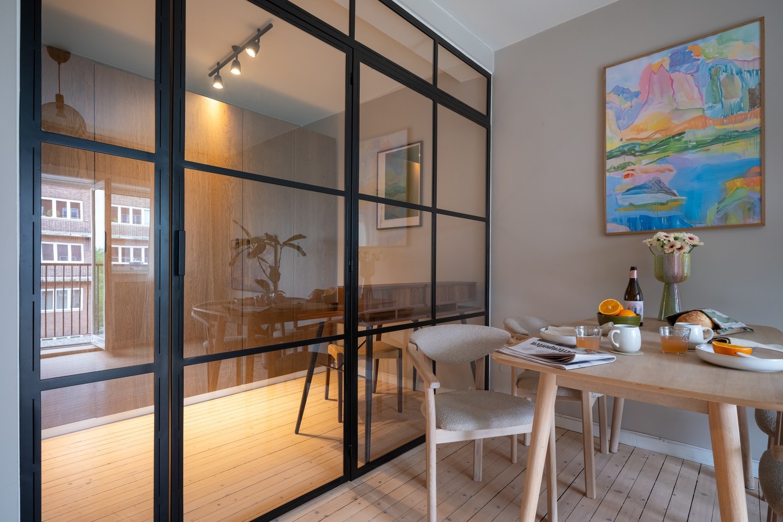 Stilig smijernsdør er en lekker detalj til rommet. Galleribilde
