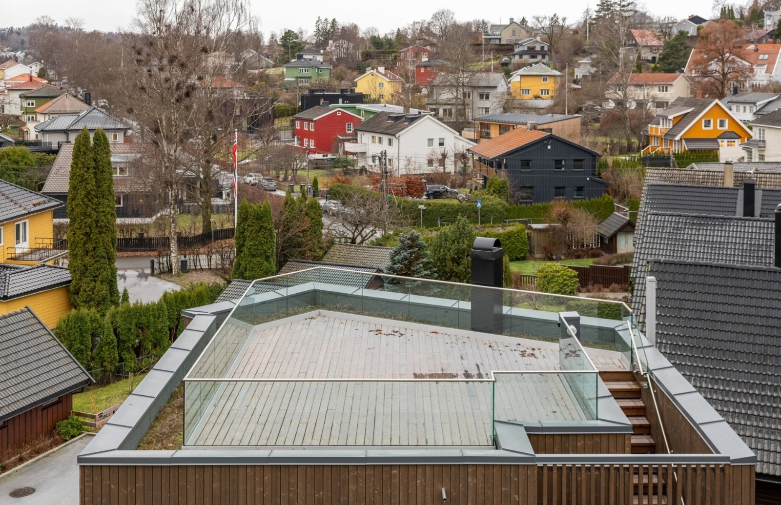 Boligen har en stor takterrasse på ca. 31 kvm Galleribilde