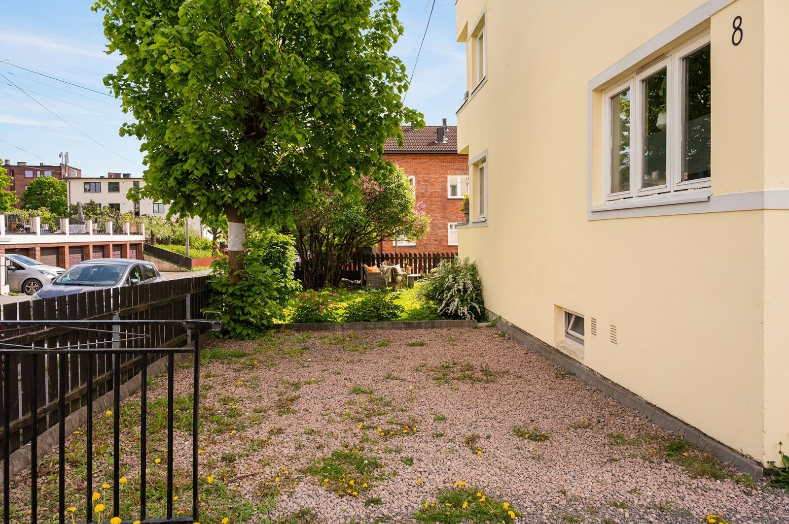 På tomten er det medfølgende parkeringsplass Galleribilde