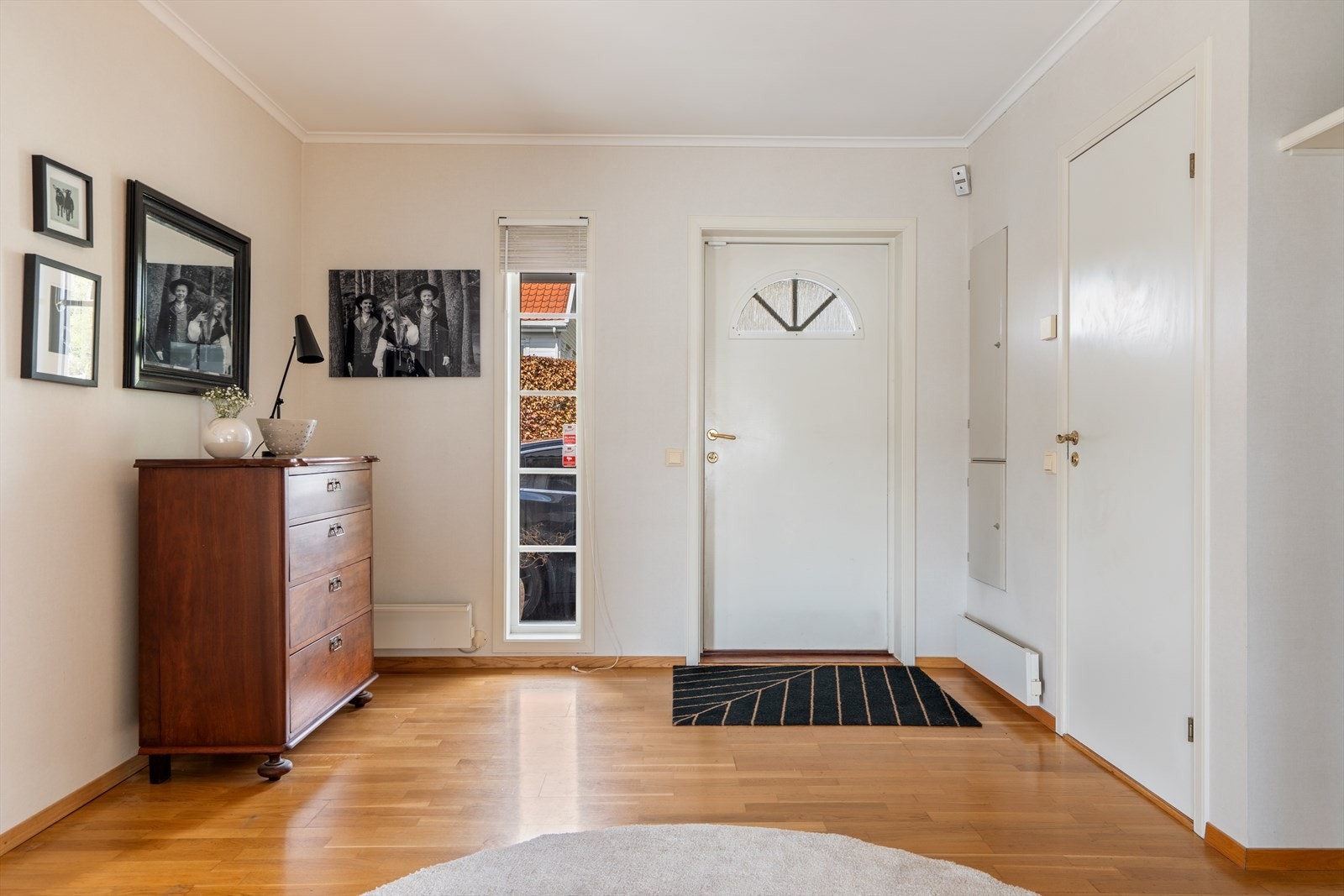 Den romslige hallen ønsker deg velkommen inn. Galleribilde