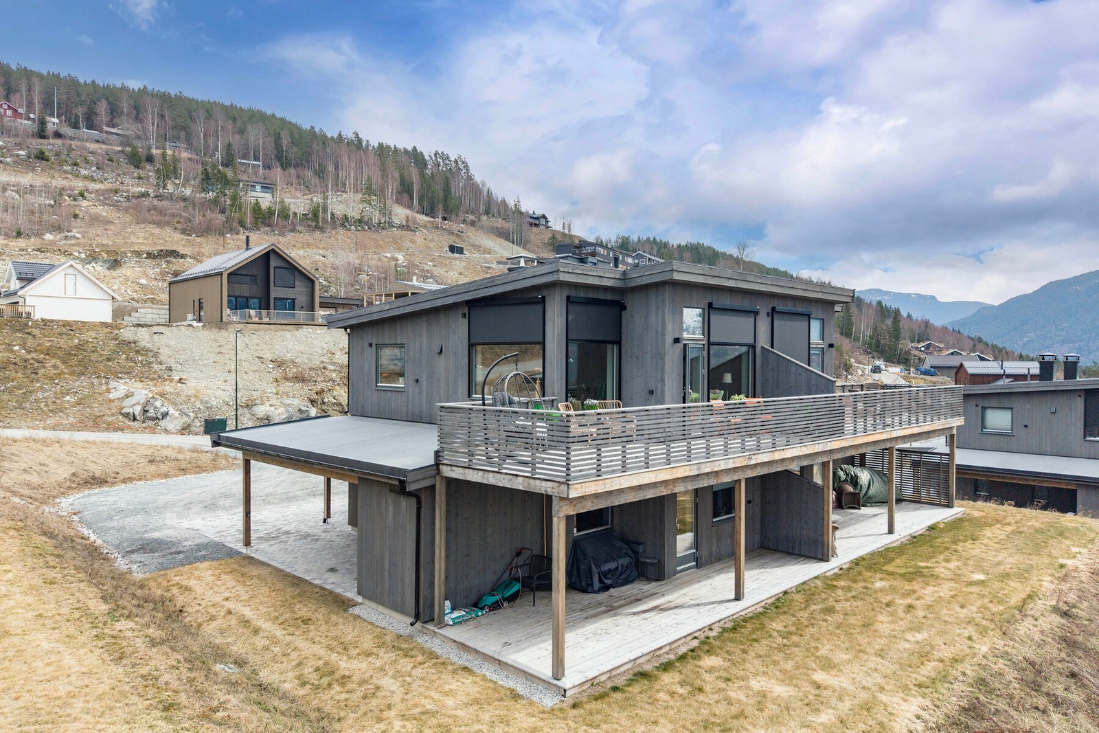 Privatmegleren Hallingdal v/ Merethe Jonsen har gleden av å presentere Reisteflatvegen 18! Bilde tatt av Per Andre Andersen. Galleribilde