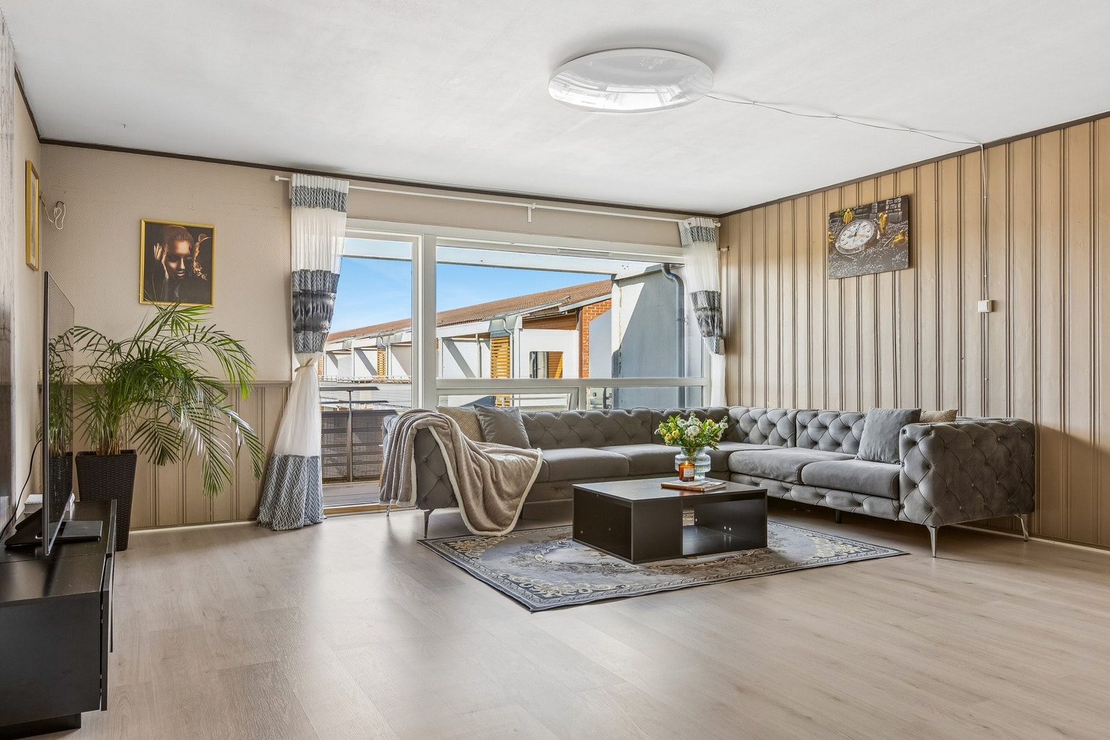 Utgang til balkong på 11,4m². Galleribilde