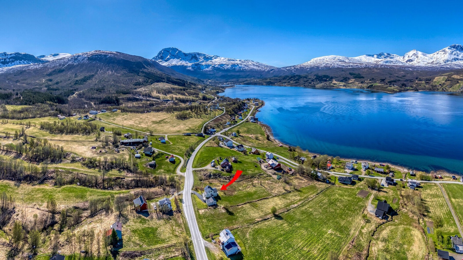 Oversikt over eiendommens plassering i det omkringliggende landskapet. Galleribilde