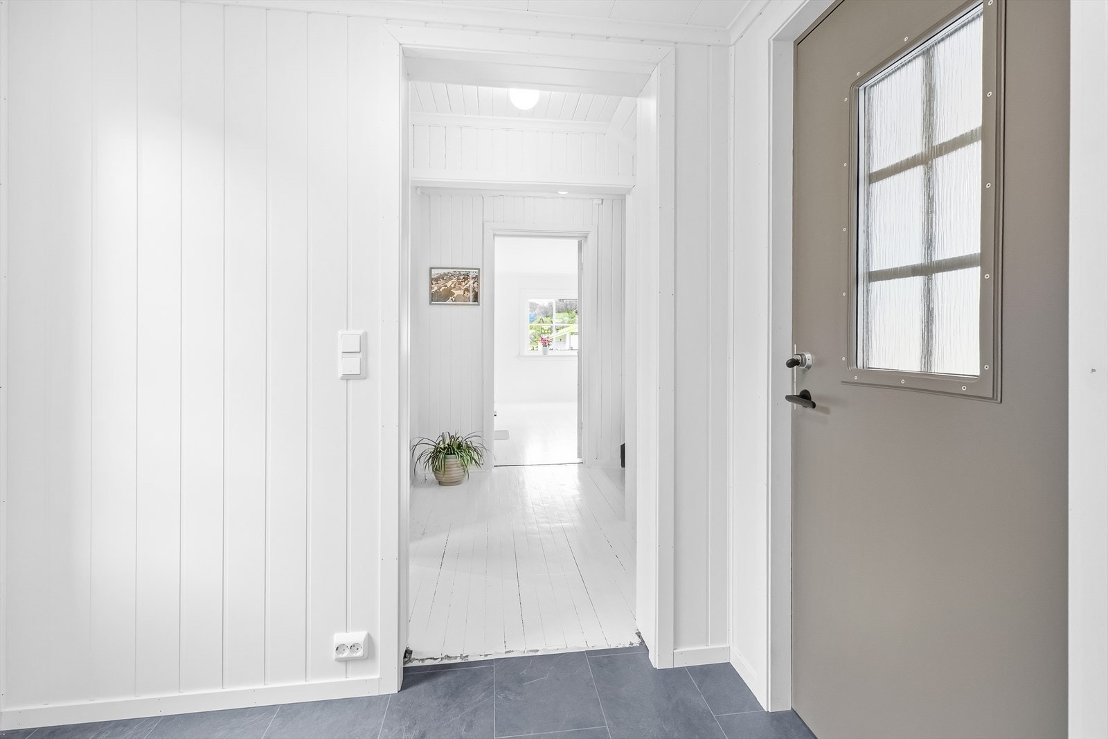 Fra entreen mot stue. Galleribilde