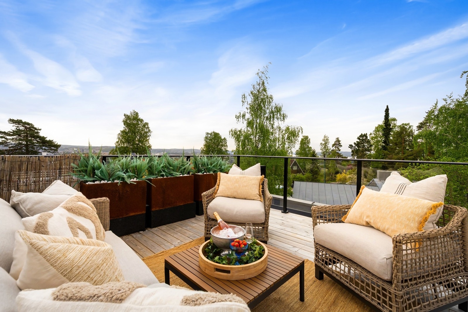 Solforholdene er svært gode, med sol fra morgen til kveld gjennom sommerhalvåret. Galleribilde