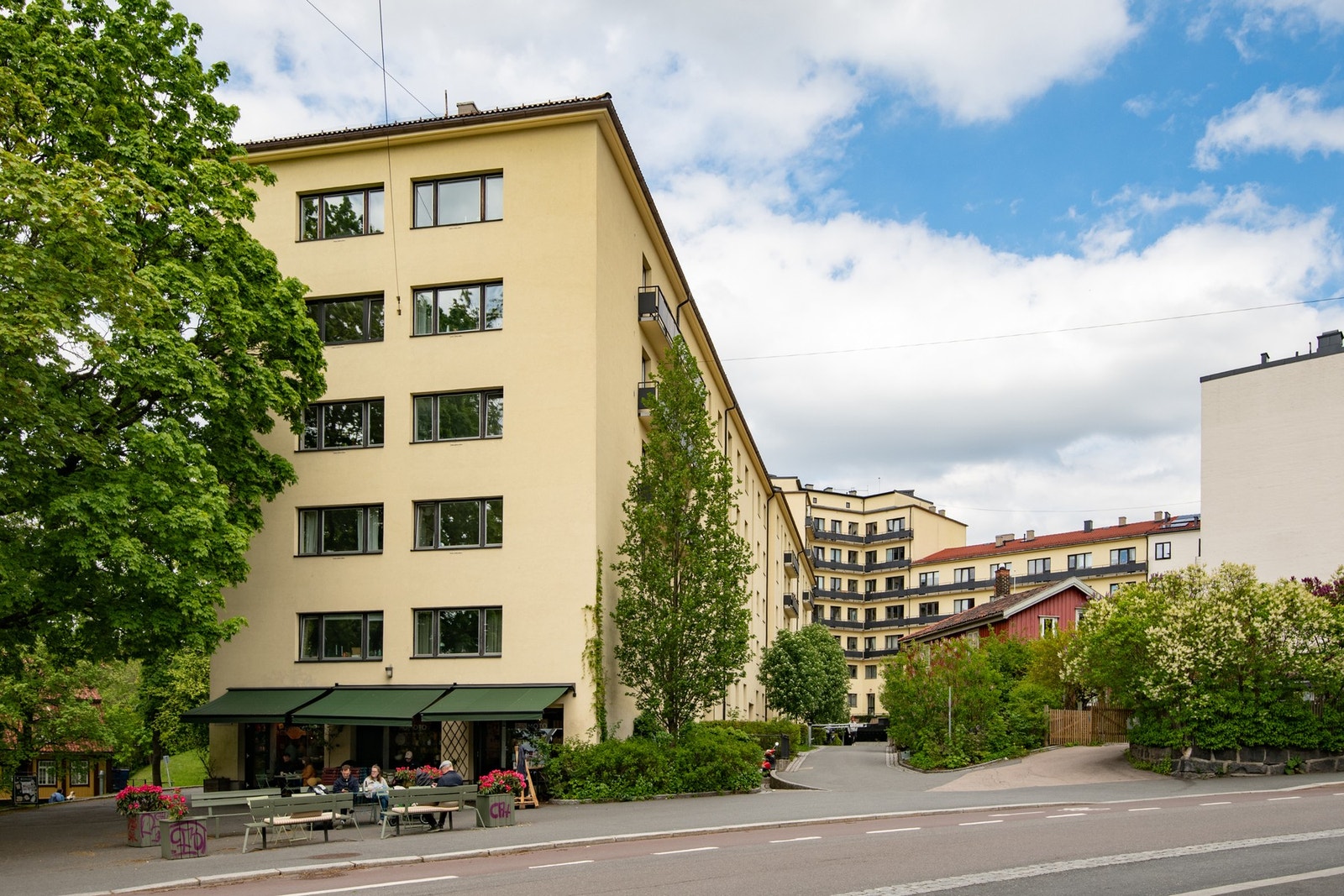Boligen har en attraktiv og sentral beliggenheten på Torshov med Akerselva, grønne parker, kaféer og byliv rett utenfor døren. Galleribilde