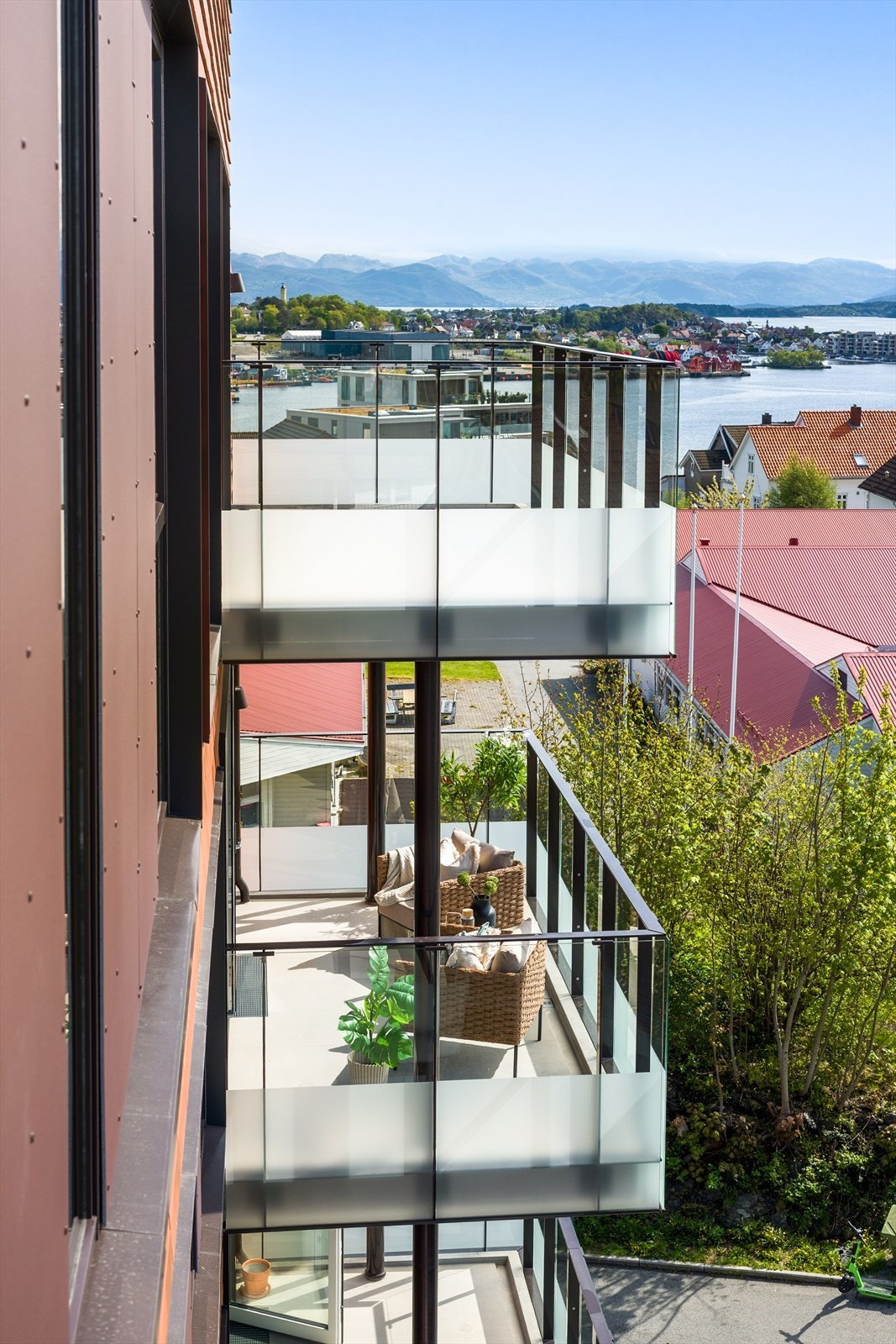 Balkongen er romslig på ca 10kvm Galleribilde