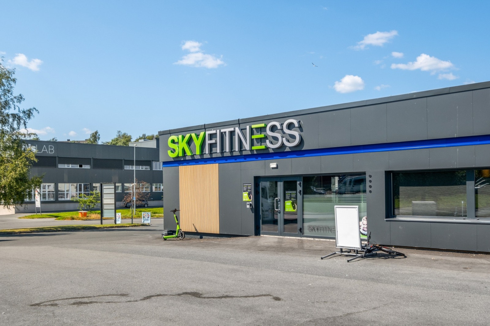 Sky Fitness treningssenter kun 5 min gange fra leiligheten. Galleribilde