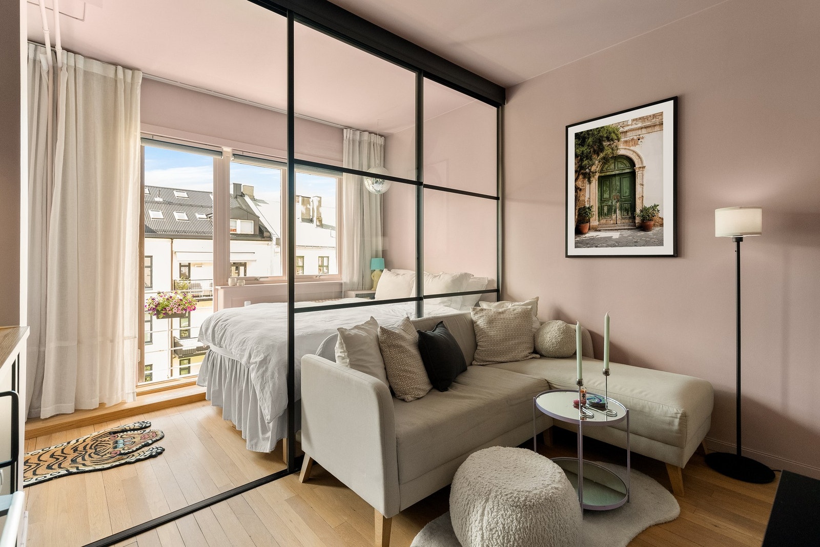 Her har du fleksible innredningsmuligheter med plass til flere soner tilpasset ulike behov. Galleribilde