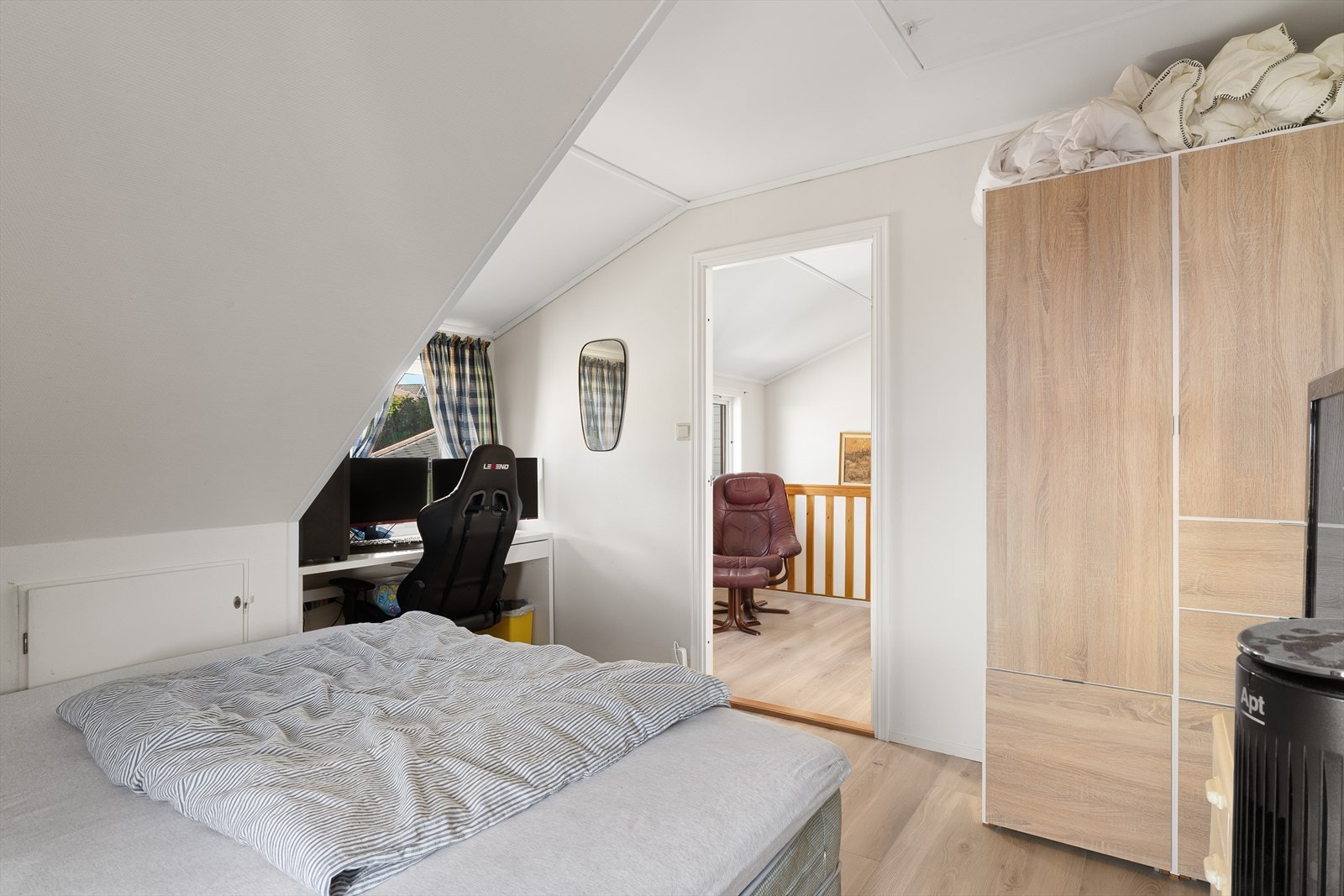 Soverom 3 med god plass for garderobe. Galleribilde