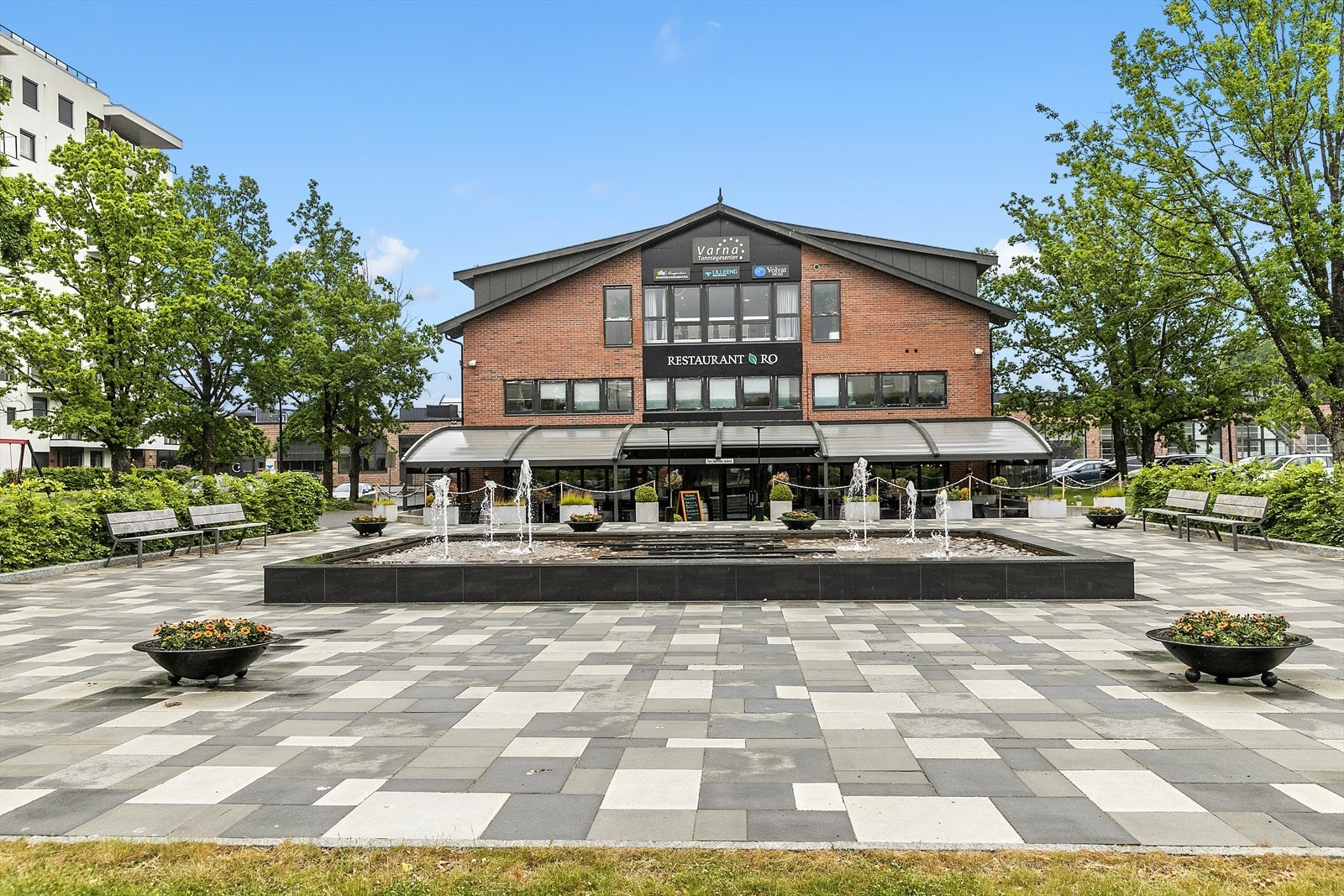 I umiddelbar nærhet finner du blant annet Restaurant Ro og Lilleng helsepark. Galleribilde