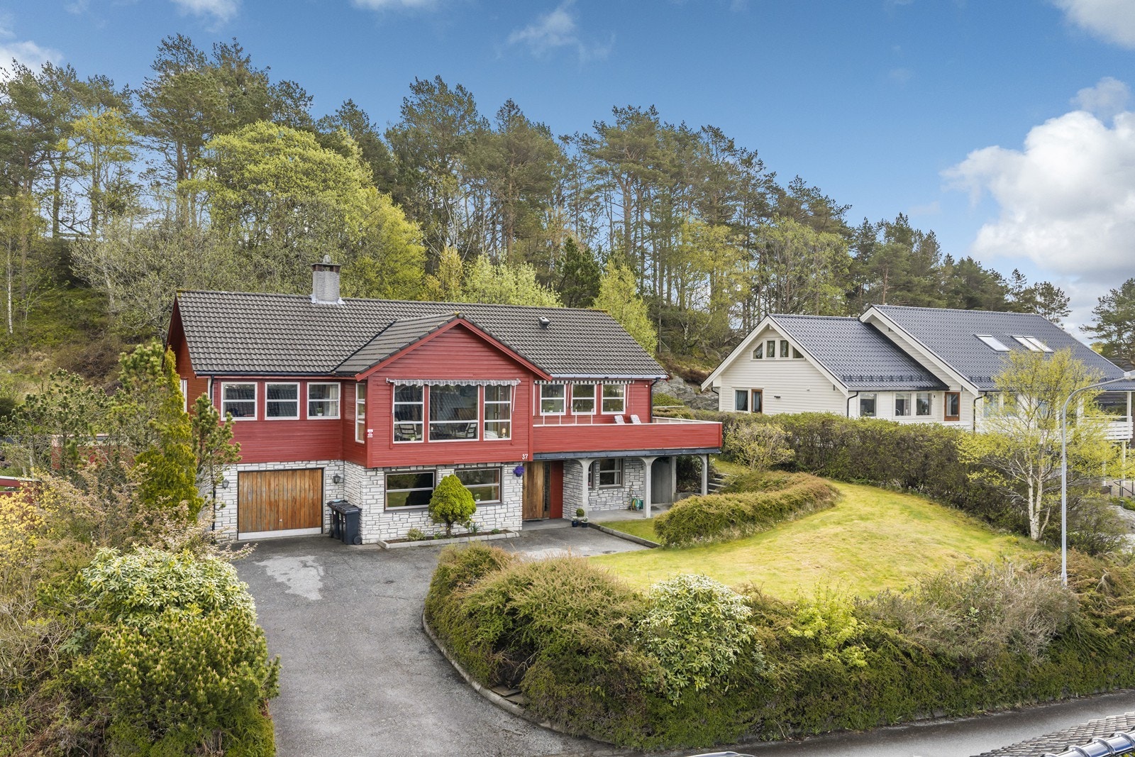 Velkommen til Karinaåsen 37 - Presentert av Eiendomsmegler Lars Erik Sørgård v/Aktiv Haugesund! Foto: Vestbris. Galleribilde