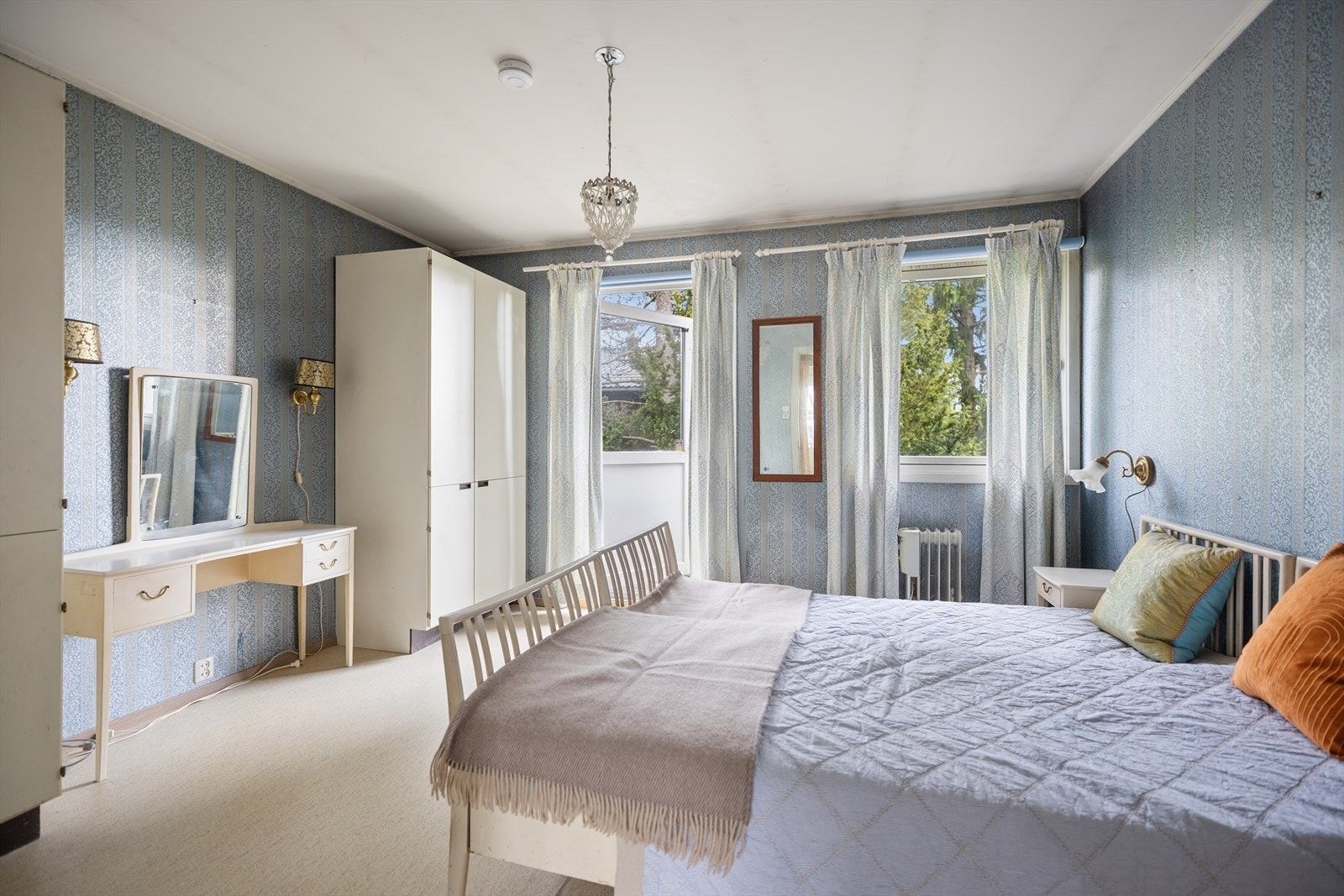 Hovedsoverommet har utgang til sydvendt balkong. Galleribilde