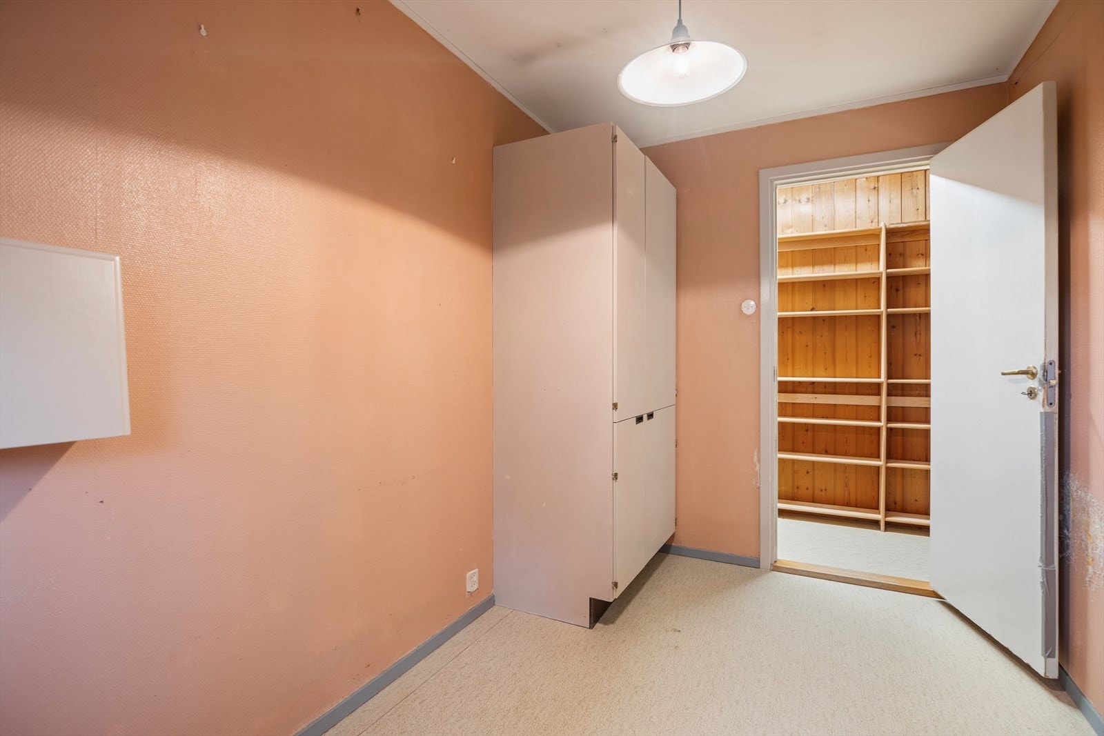 Soverommene har ulike lagringsmuligheter og plass til ønsket møblement. Galleribilde