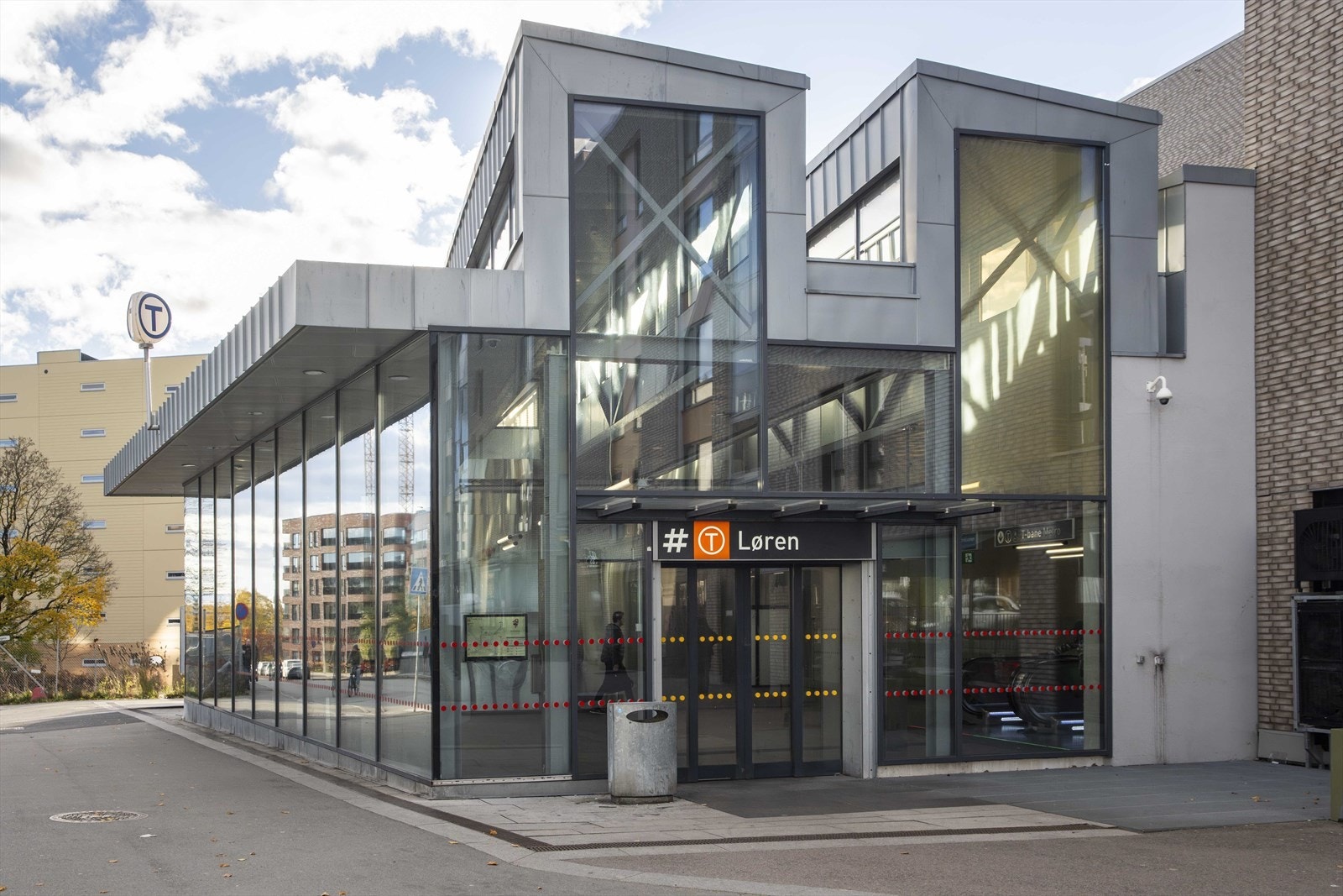 Med Løren T-banestasjon kun fire minutters gange unna, er kollektivtilbudet utmerket. Galleribilde
