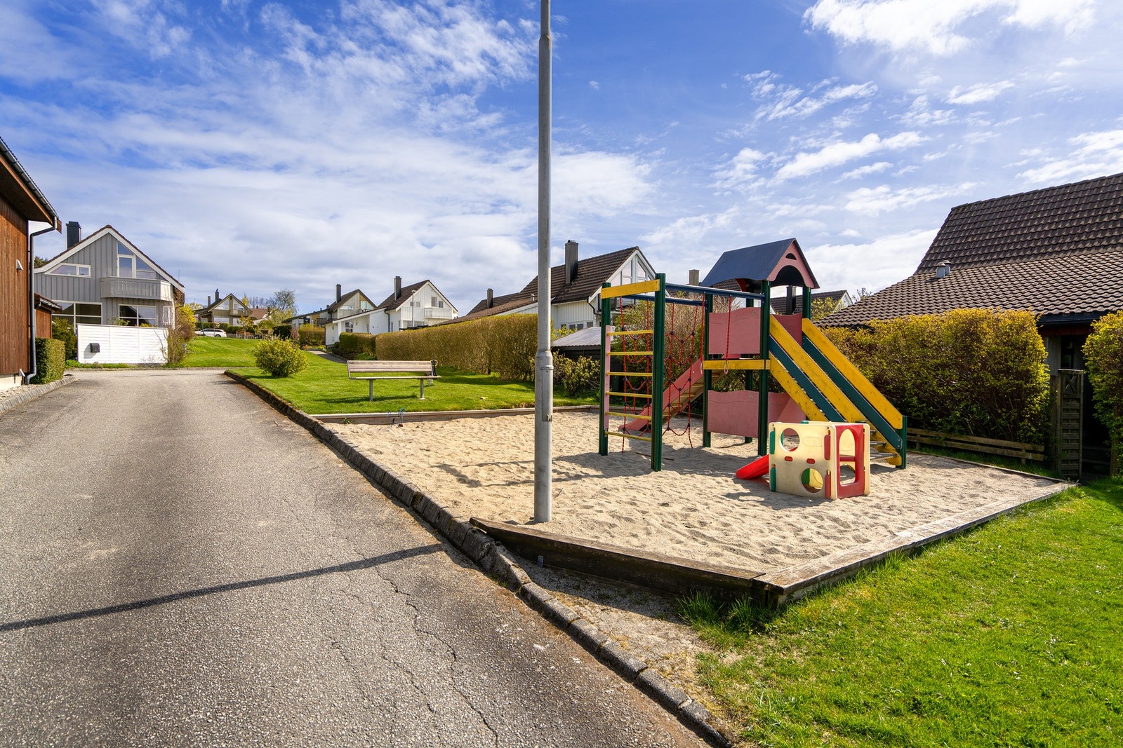 Lekeplass rett nedenfor Galleribilde