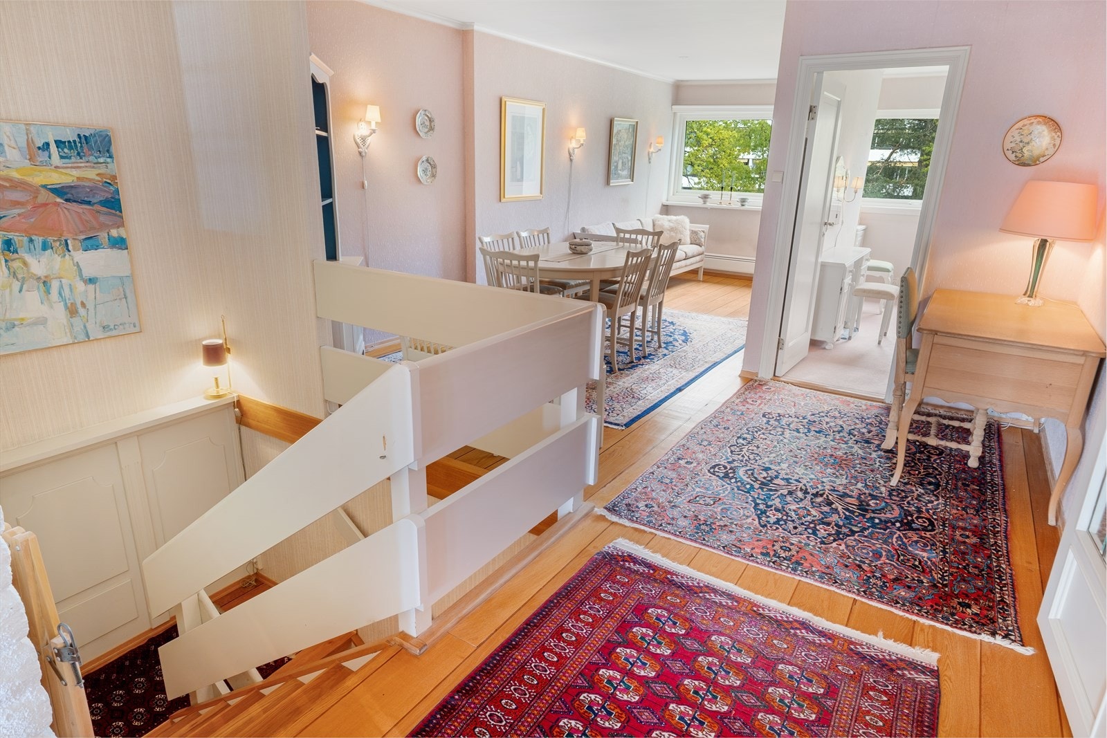 Trappen ned til underetasjen. Galleribilde