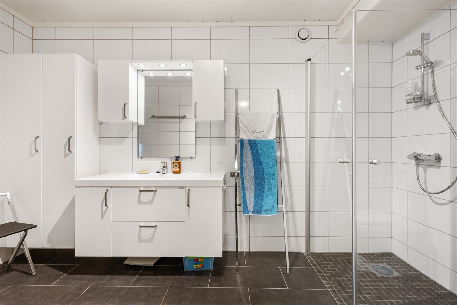Rikelig med oppbevaringsplass. Galleribilde