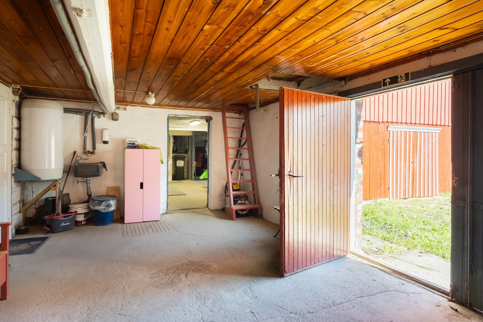 Her finner du også vaskespilt, matter på stallgangen, og to oppvarmede utstyrsrom. Galleribilde
