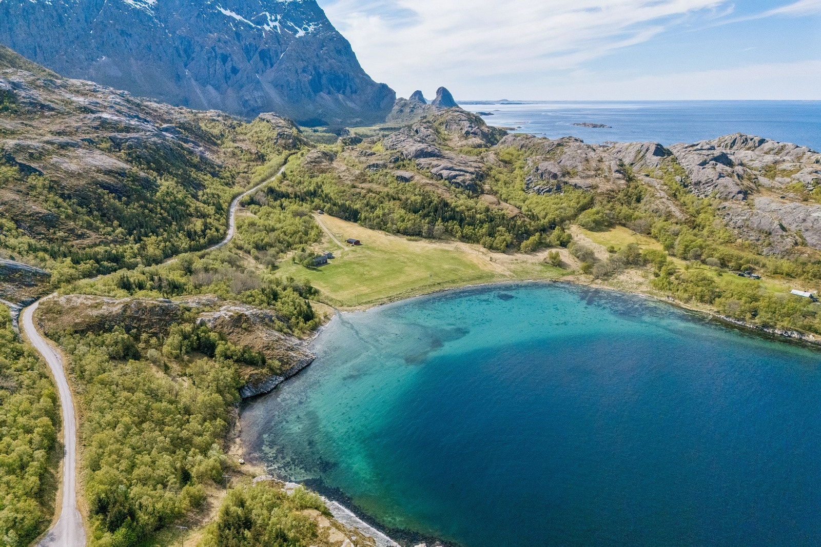 Sjelden landbrukseiendom på ca. 3?281 dekar, omgitt av rå natur, vidstrakte utmarksområder og et stort potensiale! Galleribilde
