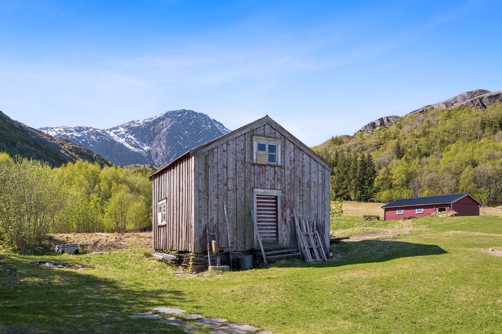 Sommerfjøsen. Galleribilde