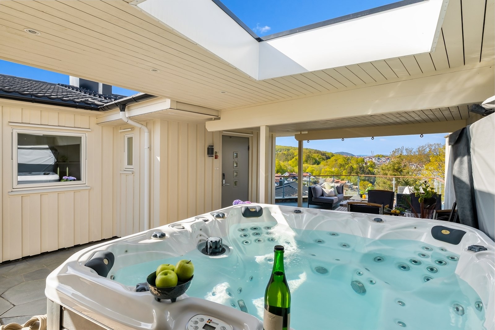 Jacuzzi/spabad ble installert i 2019. Galleribilde