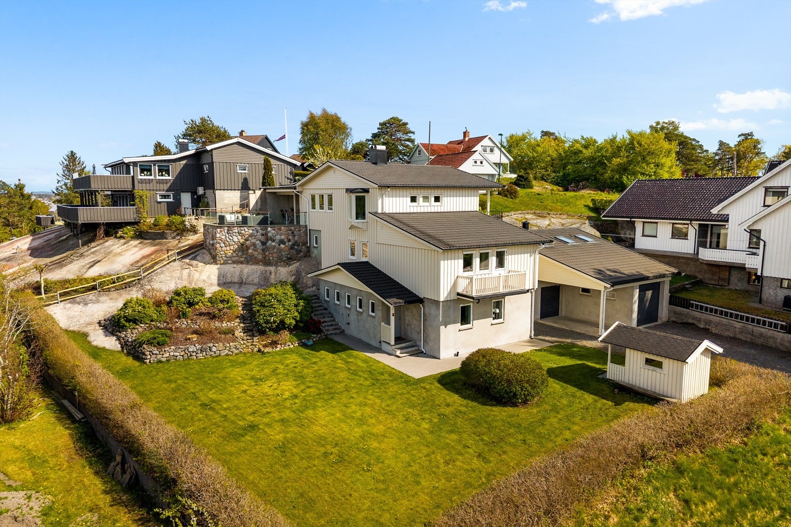 Boligen sett fra hagesiden. Galleribilde