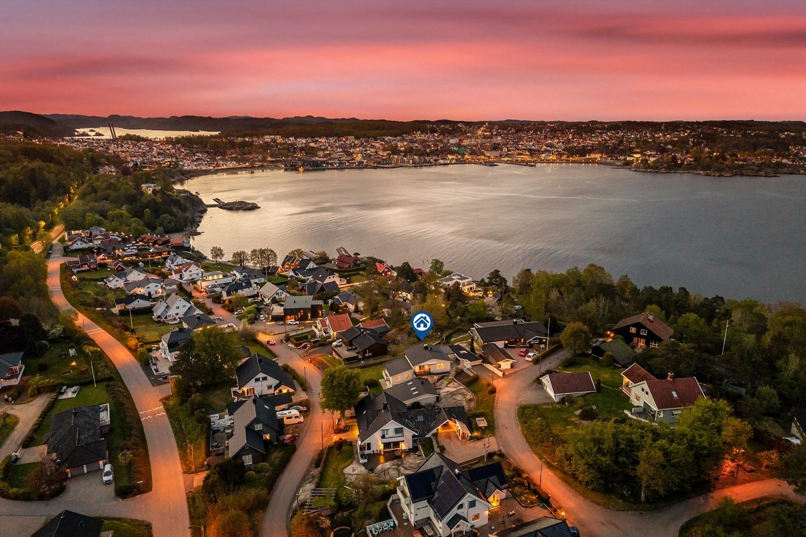 Oversiktsbilde av Tenvik og Larviksfjorden. Galleribilde