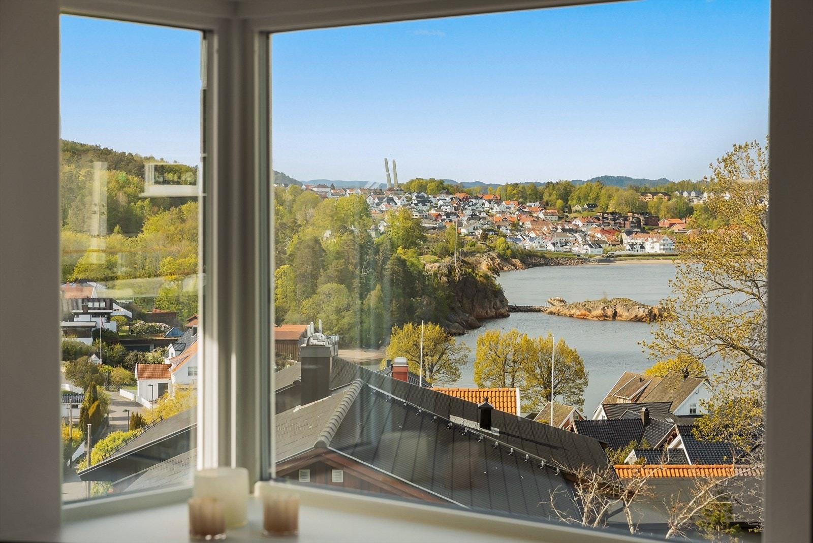 Utsikt fra stuevinduet. Galleribilde