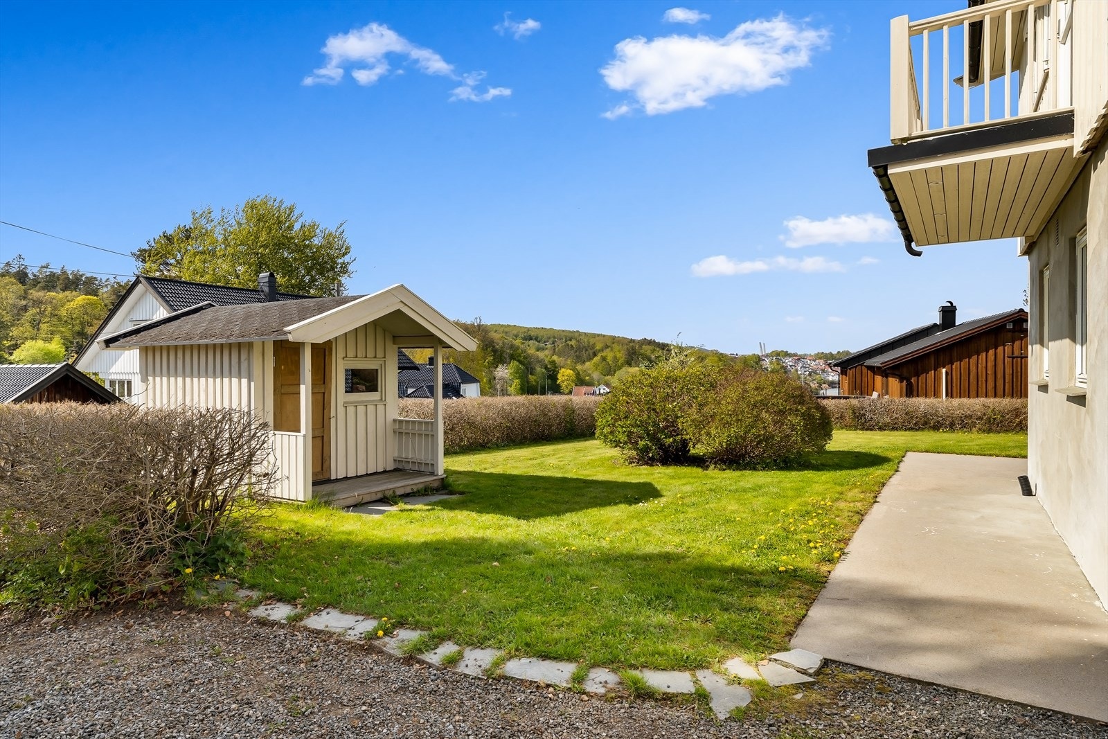 På tomten står også en frittstående bod/lekestue, oppført i 2019. Galleribilde