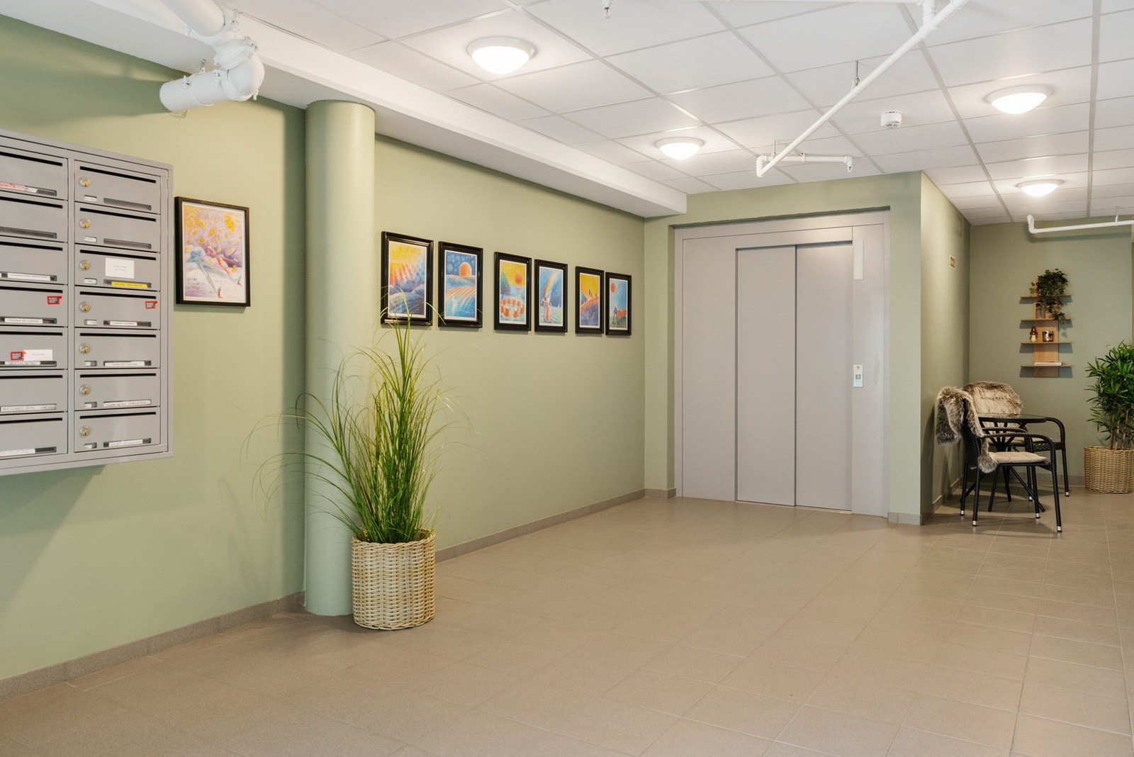 Fellesarealer. Det er heis i bygget Galleribilde