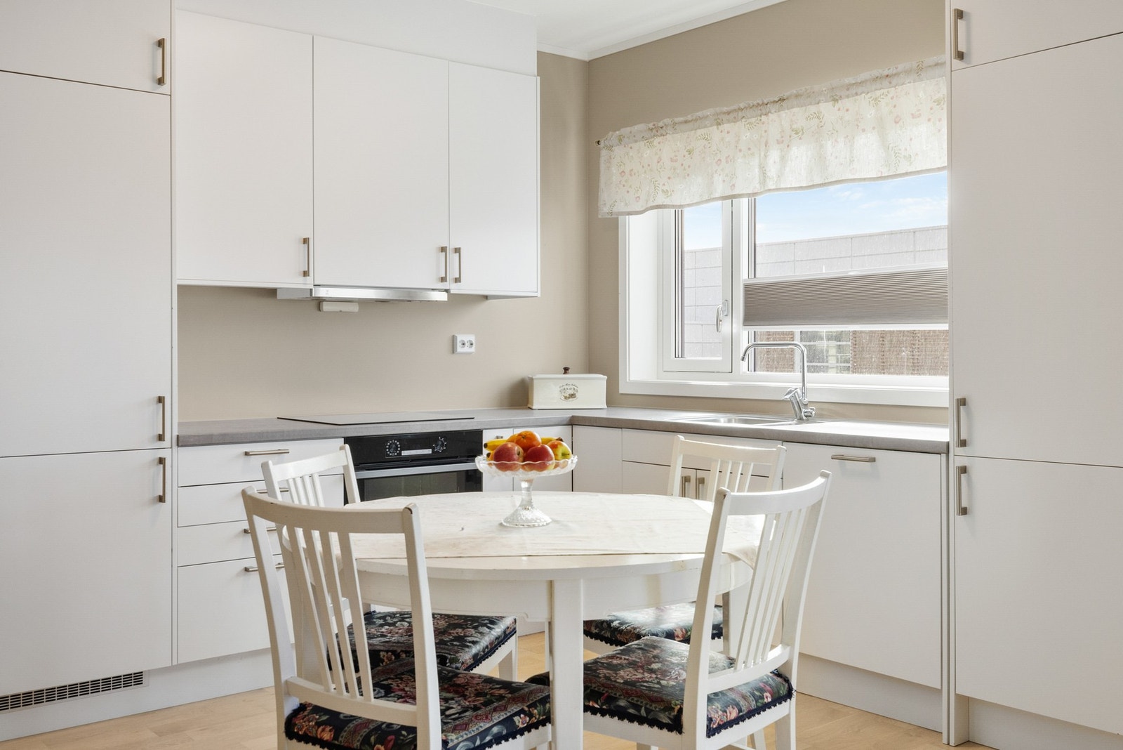 Koselig sone for spisegruppe Galleribilde