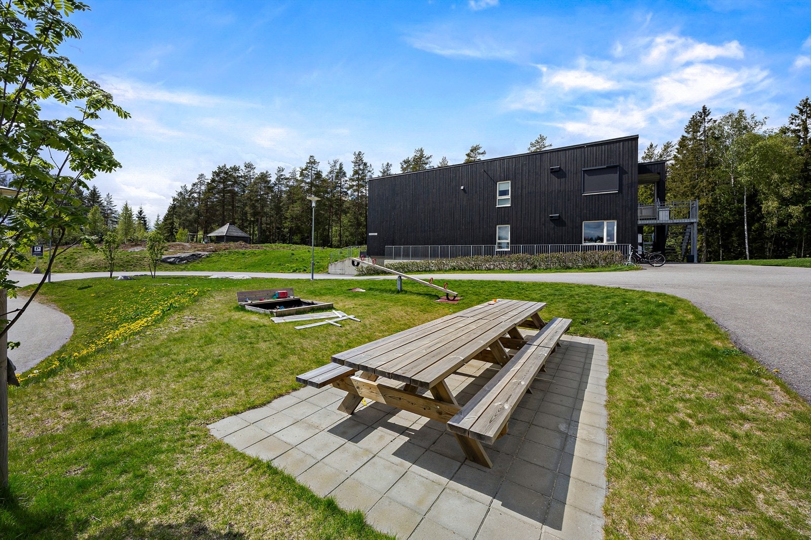 Området byr på flotte turmuligheter, og Nordåsen med sine skiløyper er en kort kjøretur unna. Galleribilde