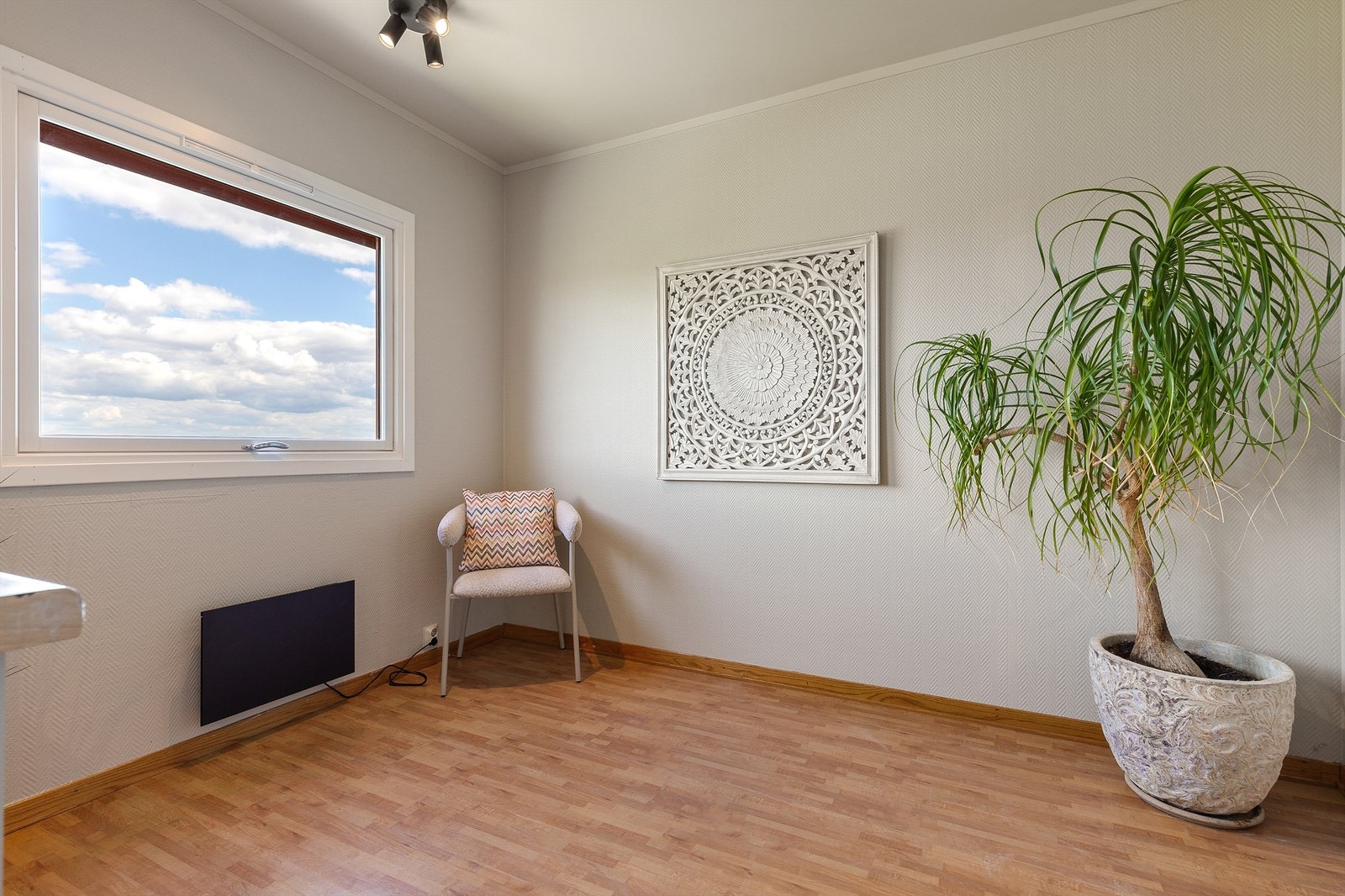 Det er plass til et mindre spisebord på kjøkkenet om man ønsker. Galleribilde