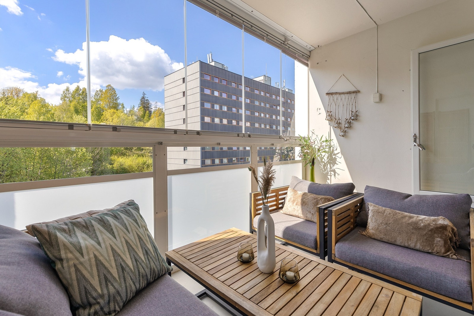 Den innglassede balkongen med tilgang fra stuen. Galleribilde