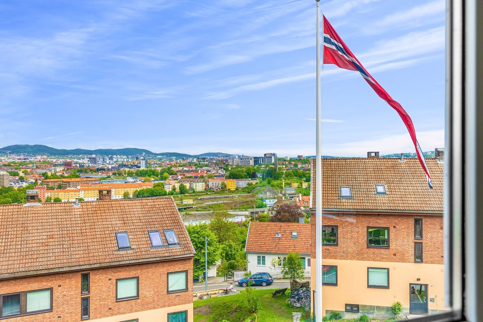 Nydelig utsikt fra stuevinduet. Galleribilde
