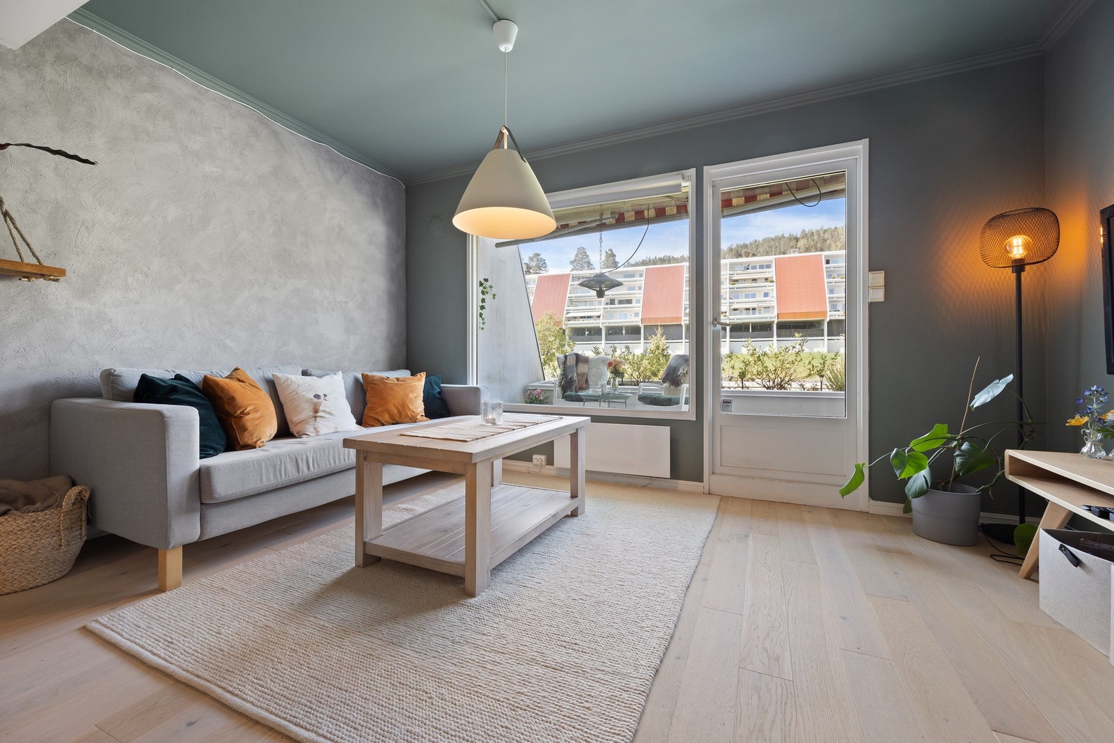 Utgang til sydvendt terrasse Galleribilde