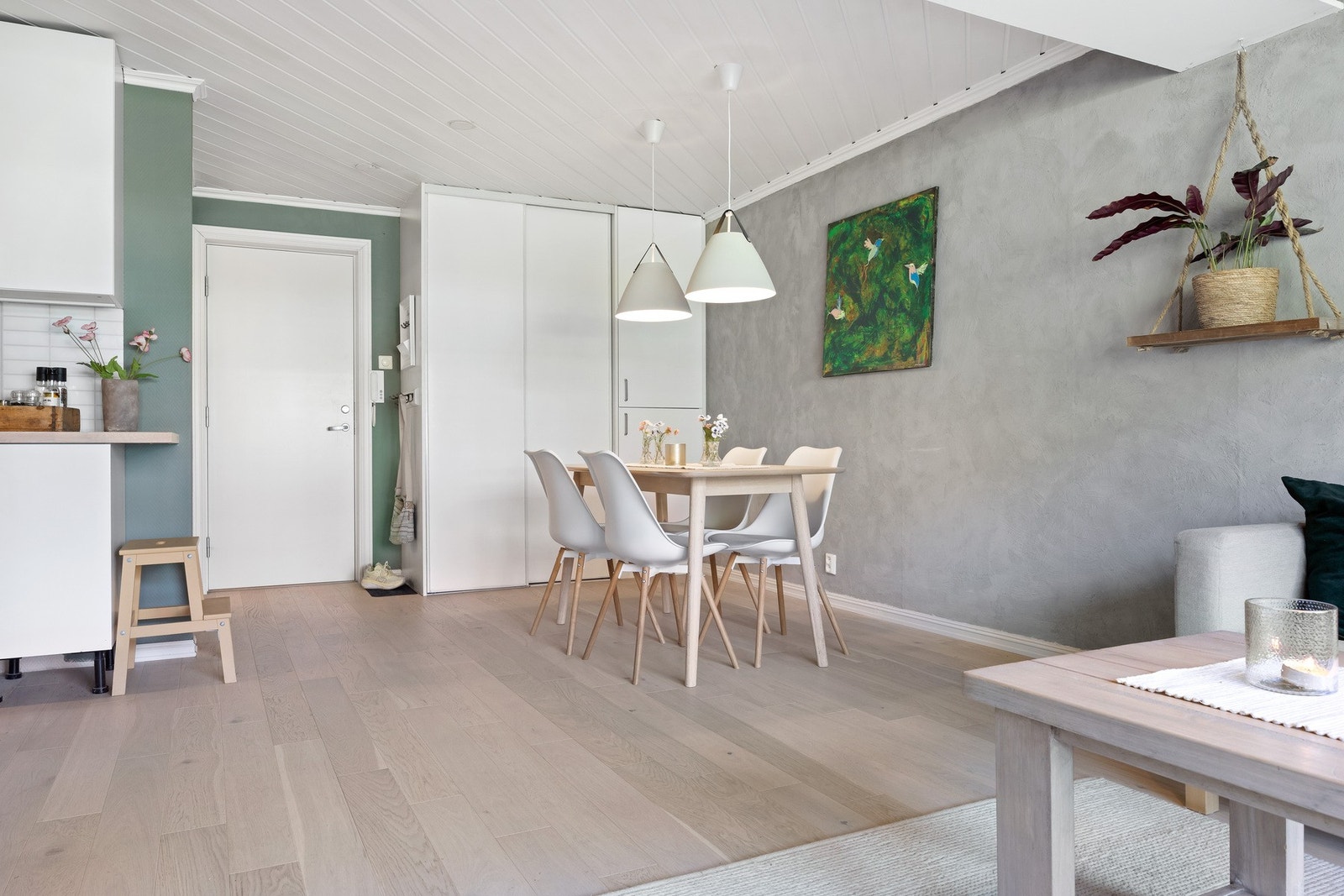 God plass til salong og spisestue Galleribilde